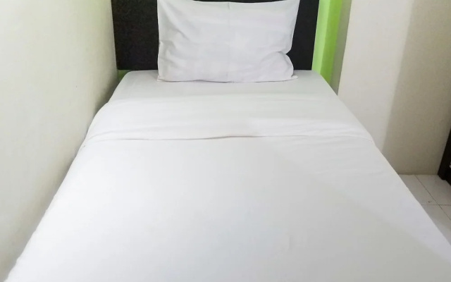 Pool View 2BR at Dian Regency Apartment – Guest Rooms – Surabaya