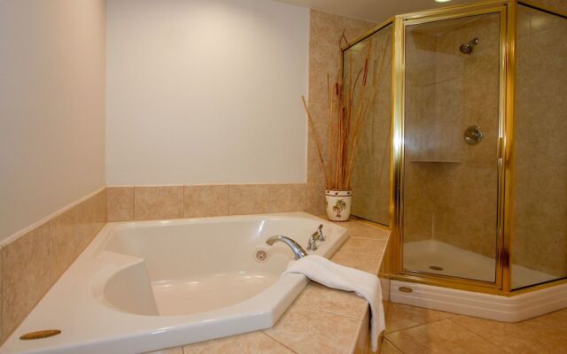 Renovated Three Bedroom - Unit Crb0211