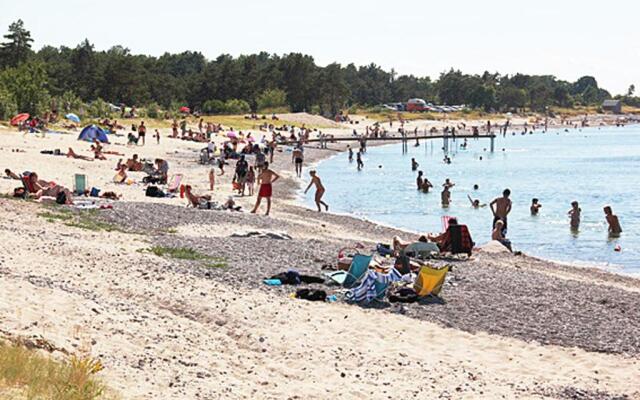 Första parkett, 50m till strand