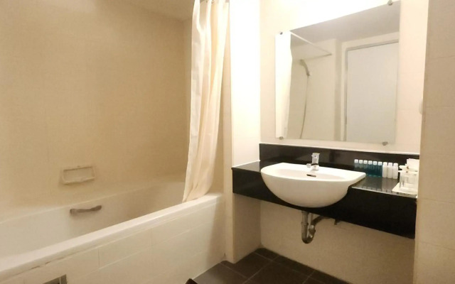 Prom Ratchada Hotel
