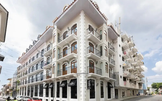 The Stylish Condo by Acomodo