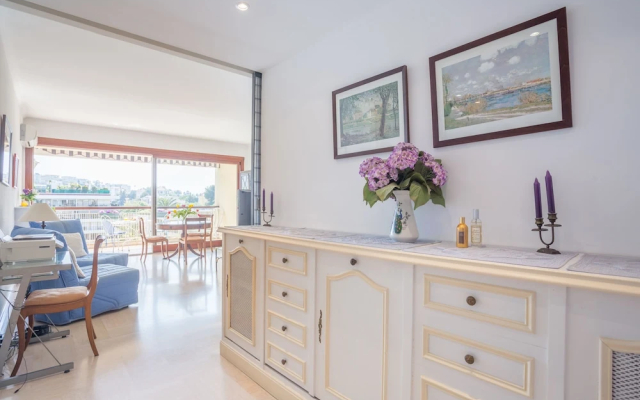 Large One BDRM flat A/C with fabulous Terrace Roof by Weekome - Hotel in Cannes - Photo 3