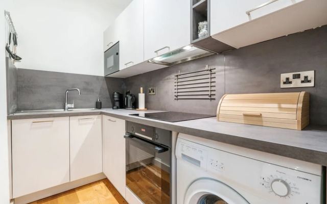 The Botanical Flat 1