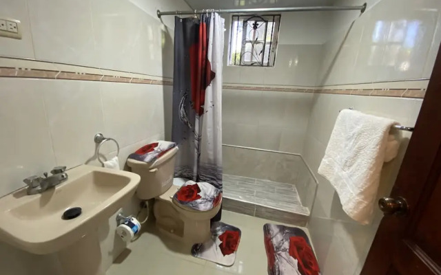 Spacious 3-bedroom Apartment in Santo Domingo!