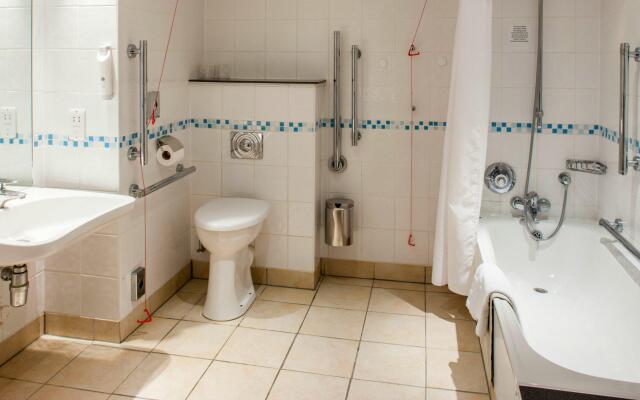 Holiday Inn Swindon by IHG