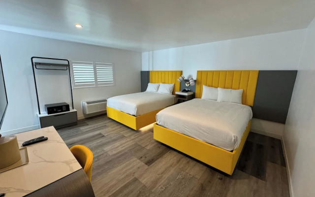 Hotel Rudra - Hollywood