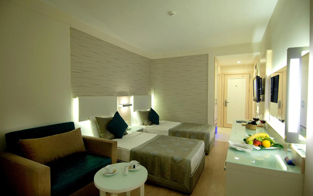 Grand Okan Hotel