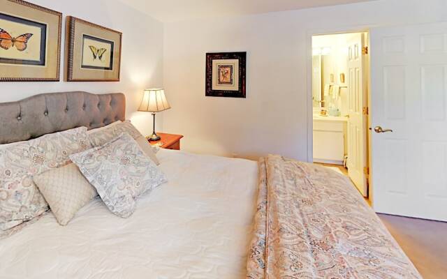 Upper Woodbridge #14-AB - 2 Br Condo