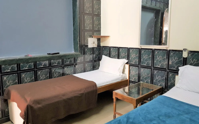 Hotel Metro Plaza Residency by Hexa Rooms