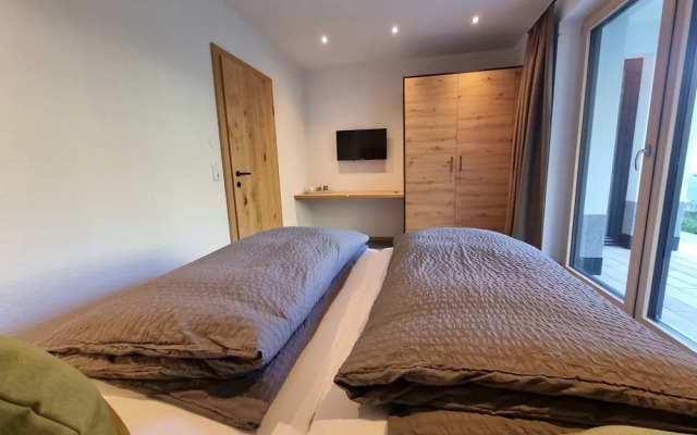 Leo See in See With 7 Bedrooms and 6 Bathrooms