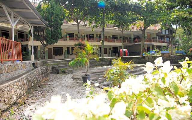 Pandu Lakeside Parapat Hotel