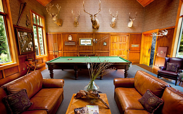 Treetops Lodge & Estate