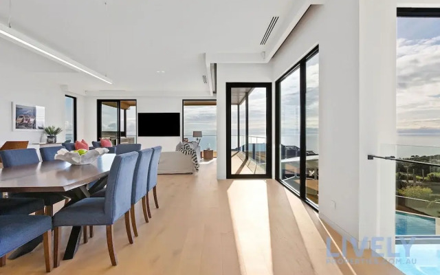Bayview Luxe Entertainer Pool World Class View