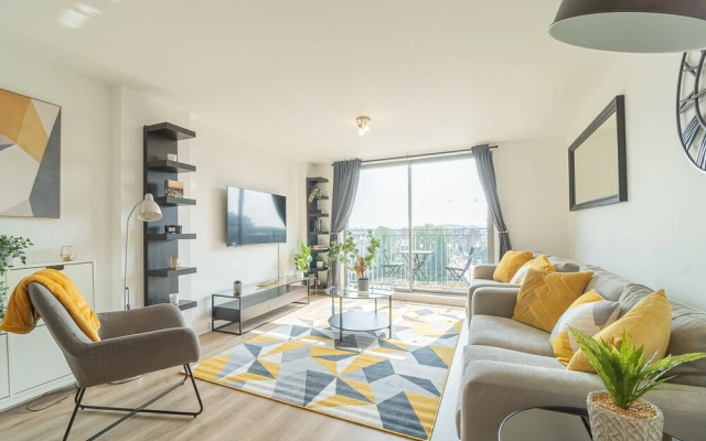 Luxury Riverview City Centre Apartment 2