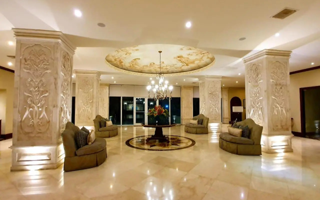 Villa Segovia @ Landmark by the Sea