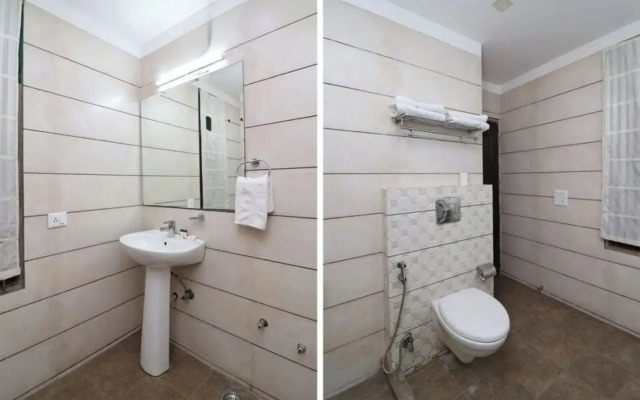 Hotel Jashn Inn near Apollo Hospital, Delhi