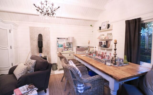 Boho Chic House for 5 With Garden