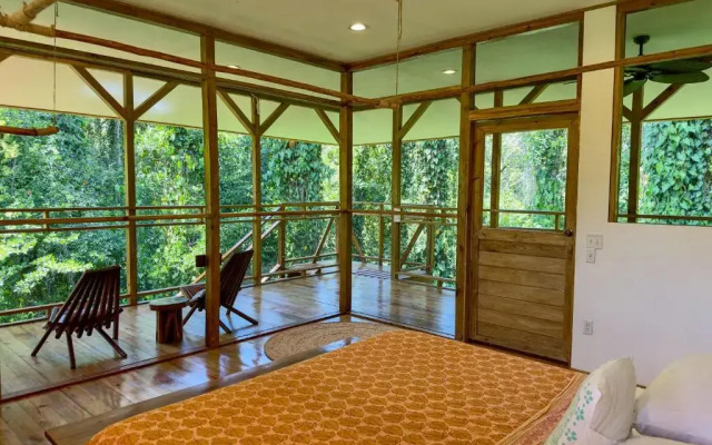 Casa Cayuco Eco-Adventure Lodge