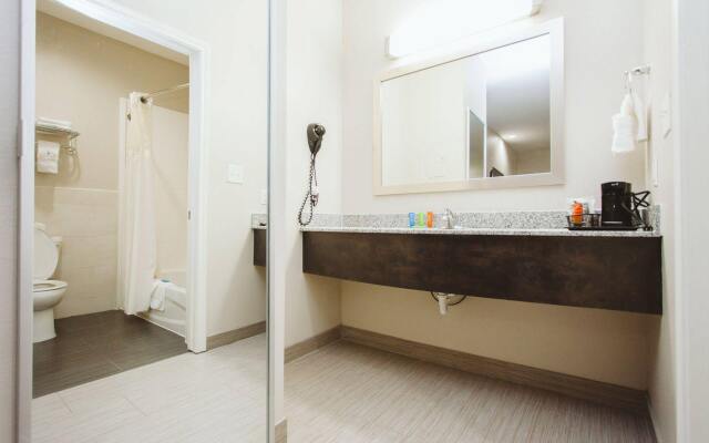 Americas Best Value Inn and Suites IAH Airport North