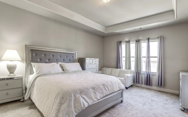 Lawrenceville Townhome w/ Community Pool Access!