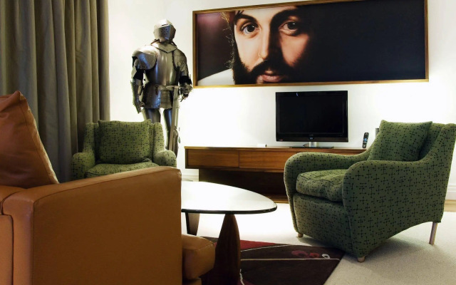 Hard Days Night Hotel
