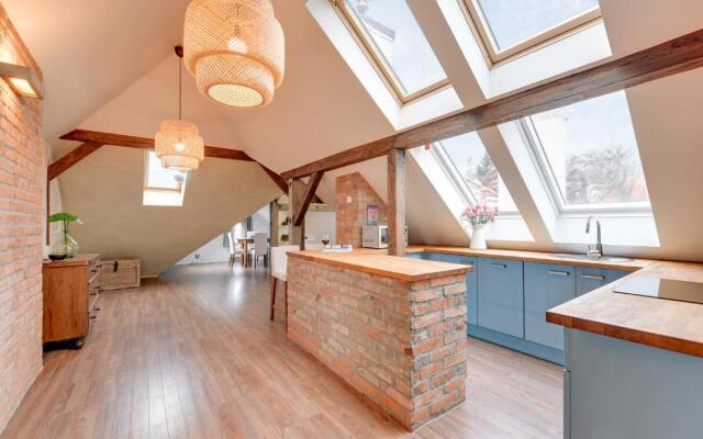 Wood Loft Apartment