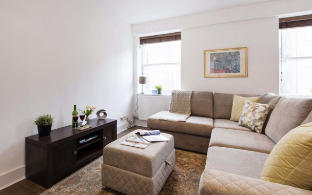 Stunning  Queensway Apartment - SGS