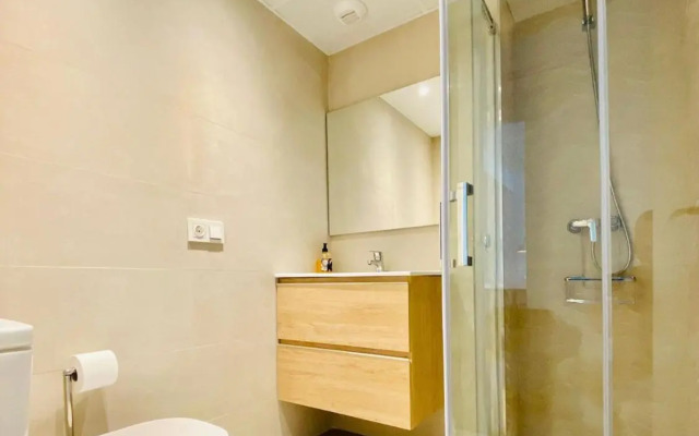 Nuevo y Moderno apartamento con piscina