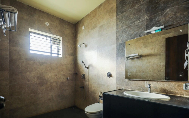 OYO 28365 Hotel The Cult