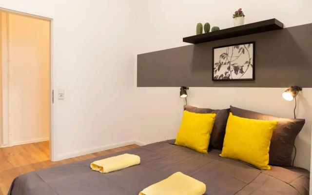 Modern 2 Bedroom Apartment in Berlin Schöneberg