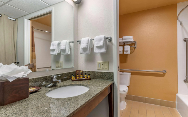 Best Western Plus Garden Court Inn