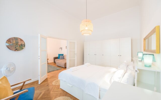 Oasis Apartments - Liberty Square