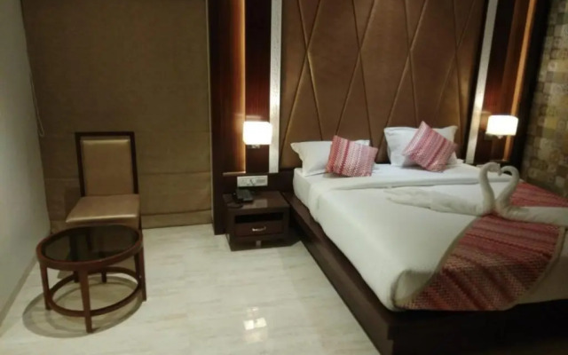 The Crown Business Hotel