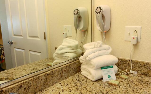 Super 8 by Wyndham Orlando International Drive
