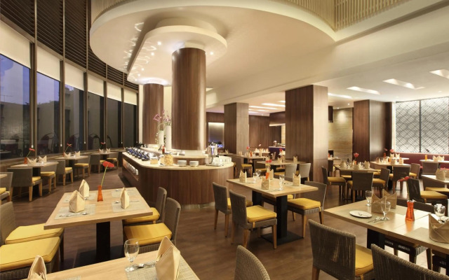 Hotel Santika Pandegiling Surabaya