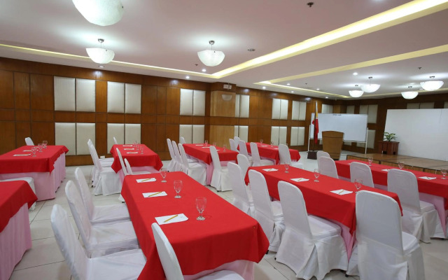 Crown Regency Hotel and Towers