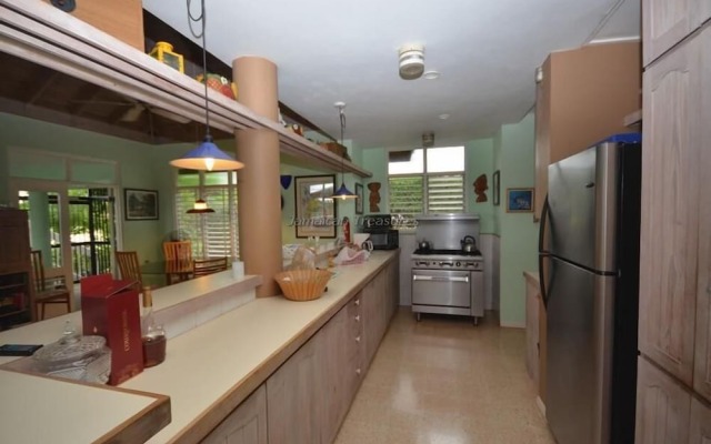 Hang Time, 3BR by Jamaican Treasures