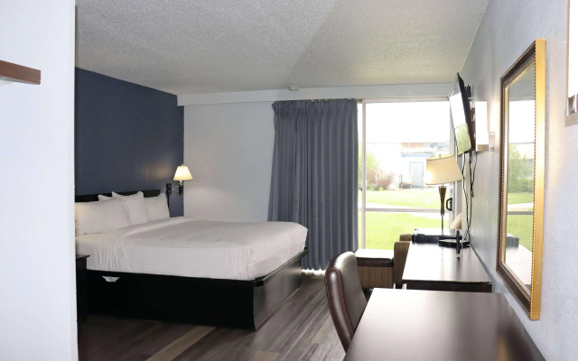 Travelodge by Wyndham Milwaukee