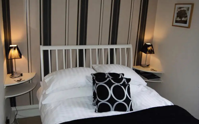 Lakes End Country Guest House