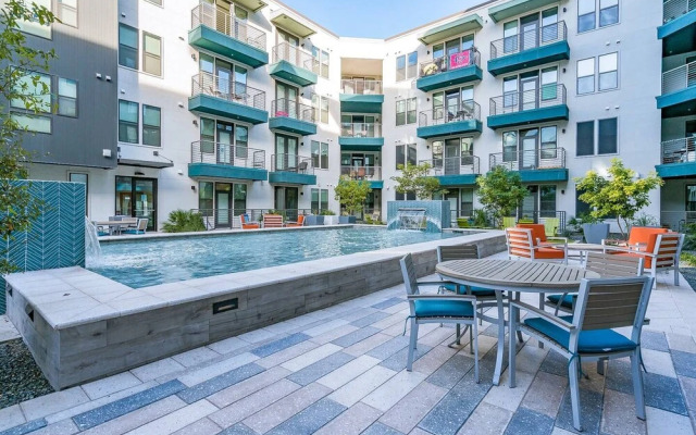 Modern Town Lake Penthouse by Cozysuites