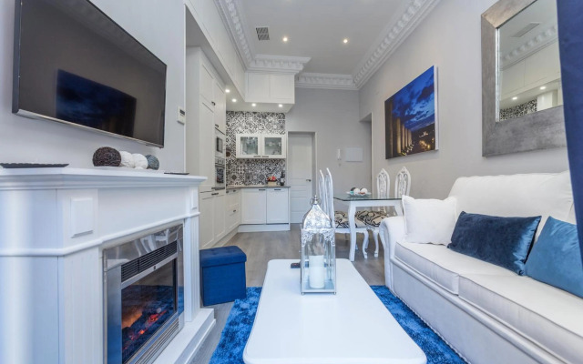 Puerta del Sol Center