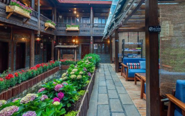Lijiang Qupin Life Inn (East Gate Branch of Shuhe Ancient Town)