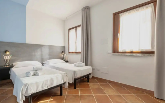Residence with pool in Isola Rossa