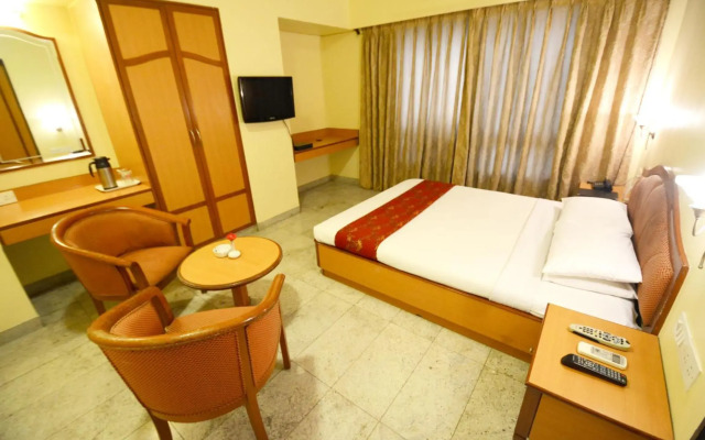 Hotel The Samrat
