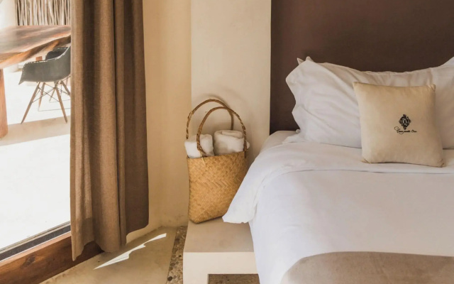 Casa Punta Coco & Beach Club