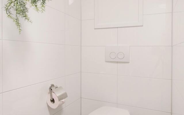 Canal Garden Apartment 11