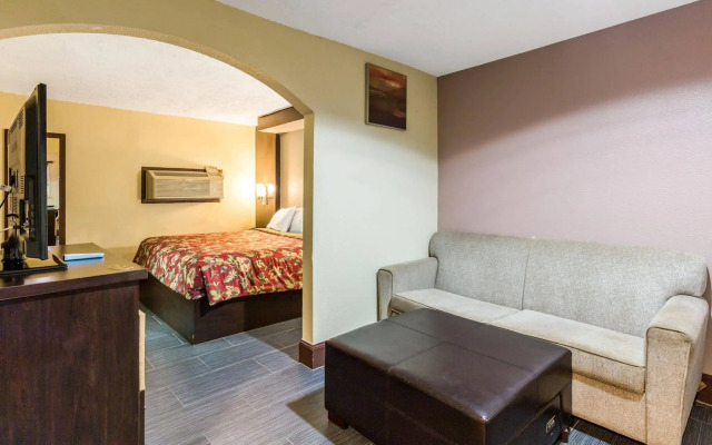 Rodeway Inn & Suites Houston near Medical Center