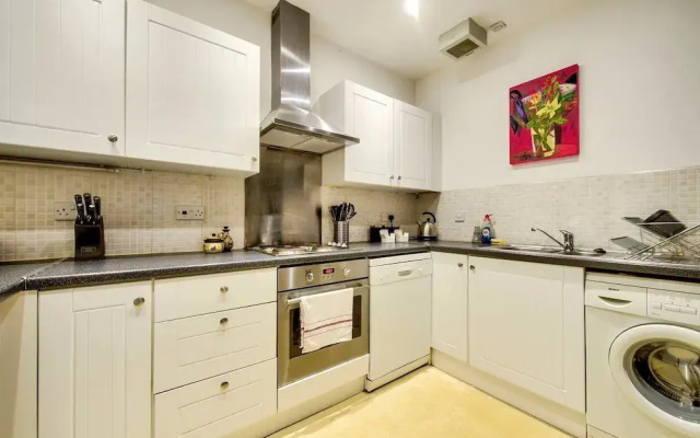 Lovely and Spacious 2BR Home on Comiston Road