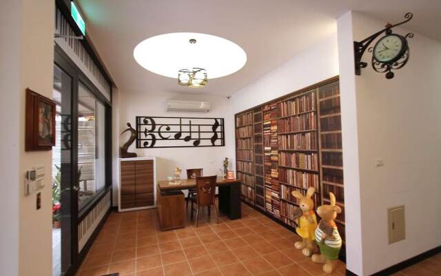 Little Pianist Hostel