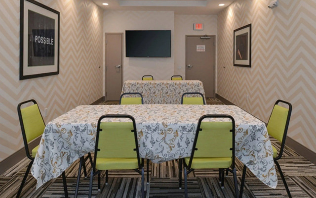 Holiday Inn Express & Suites Shippensburg by IHG